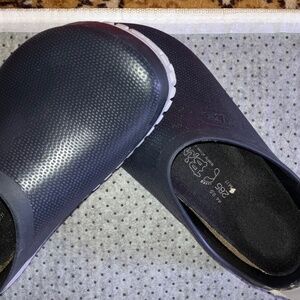 Men's size 11 Active BirkiS Navy & Gray rubber. Great for gardening/mud season